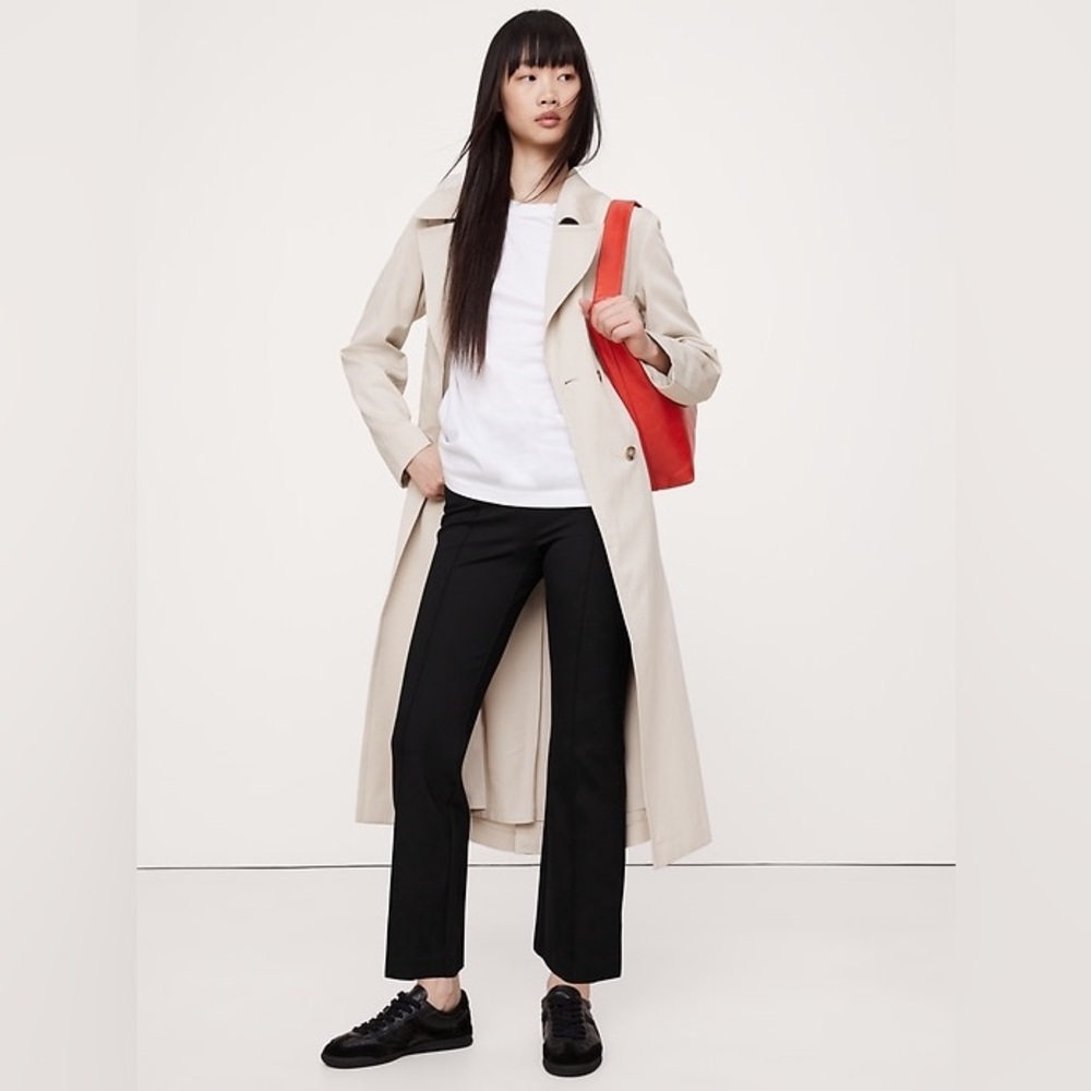 BR black crop flare everywhere ponte pull-on pant